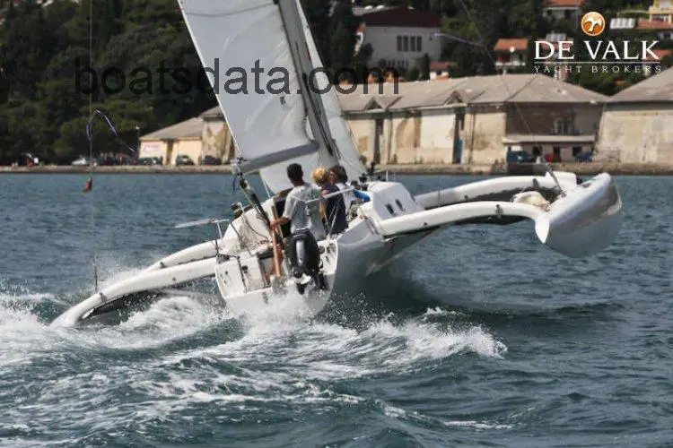 Farrier F9 - R Trimaran Technical Data 