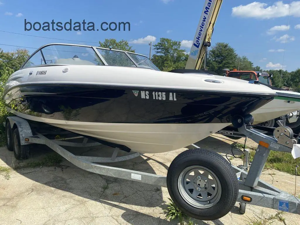 Yamaha Boats SX 230 HO Technical Data 